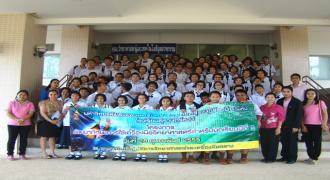 ม.อ.สุราษฎร์ธานี  ร่วมกับ รร. สุราษฎร์ธานี จัดโครงการด้านวิทยาศาสตร์ให้ความรู้แก่นร.ระดับชั้น ม.1-ม.2