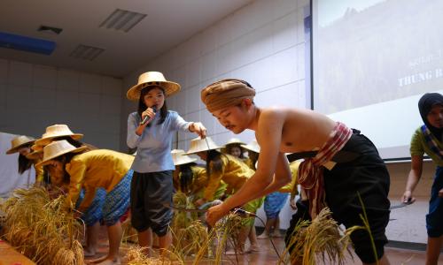 สาขาวิชาภาษาต่างประเทศจัดกิจกรรมบูรณาการรายวิชากับการทำนุบำรุงศิลปวัฒนธรรมไทย 