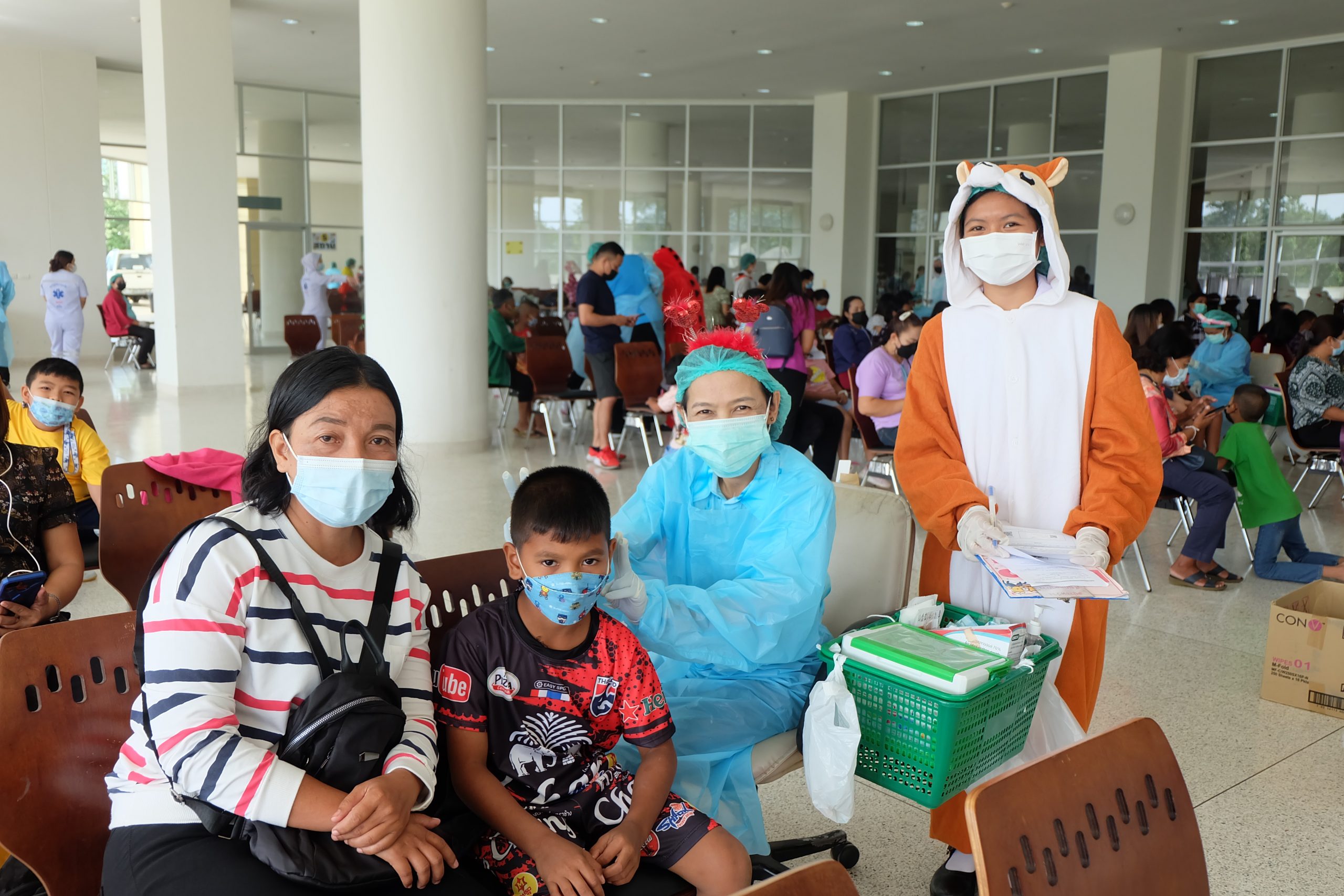 Read more about the article รพ.โรคผิวหนัง จ.ตรัง ให้บริการฉีดวัคซีนป้องกัน COVID-19 เด็กอายุ 5-11 ปี ณ ศูนย์ประชุมฯ ม.อ.ตรัง