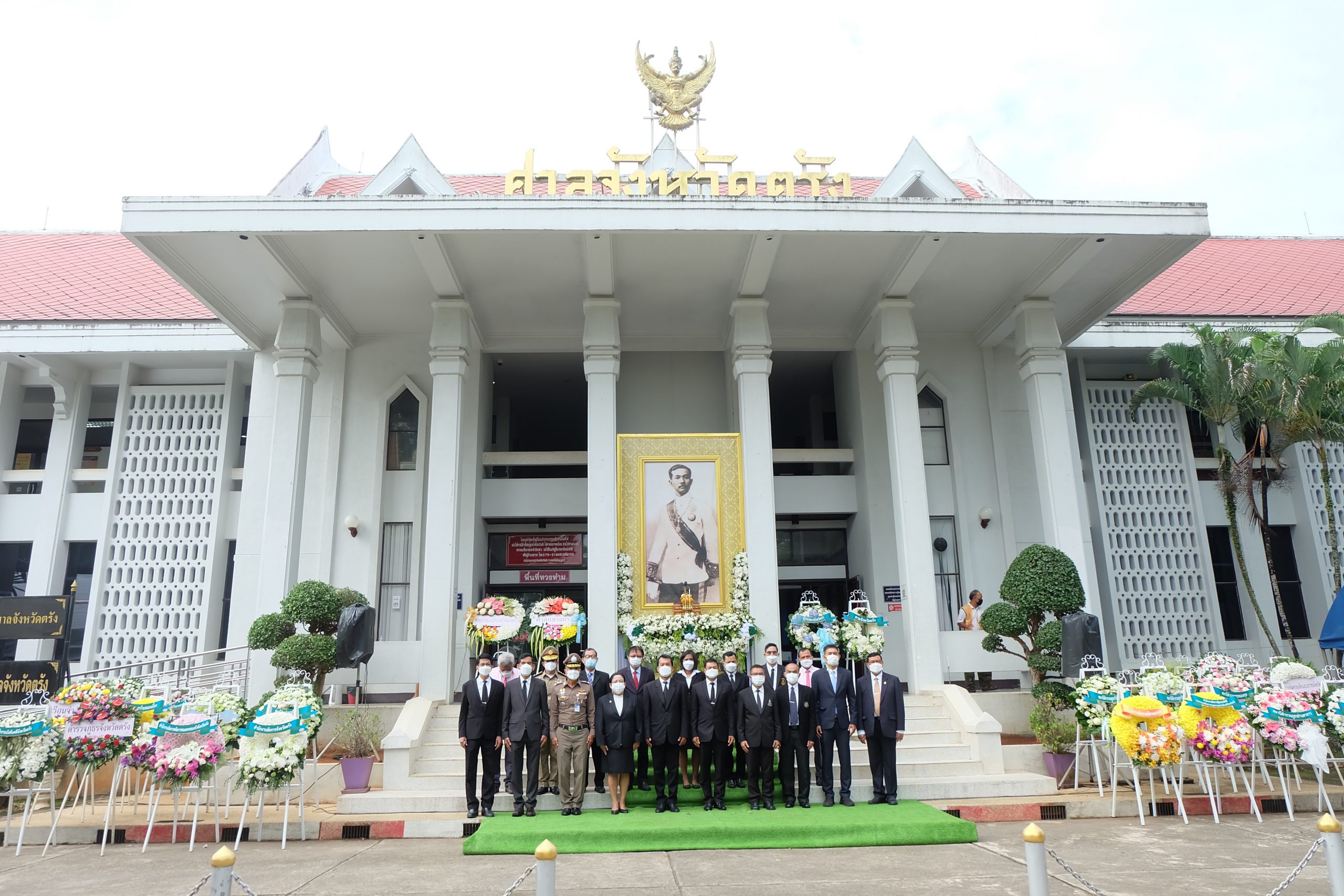 Read more about the article ม.อ.ตรัง ร่วมสักการะถวายพวงมาลา ‘พระองค์เจ้ารพีพัฒนศักดิ์’ เนื่องในวันรพี ประจำปี 2565