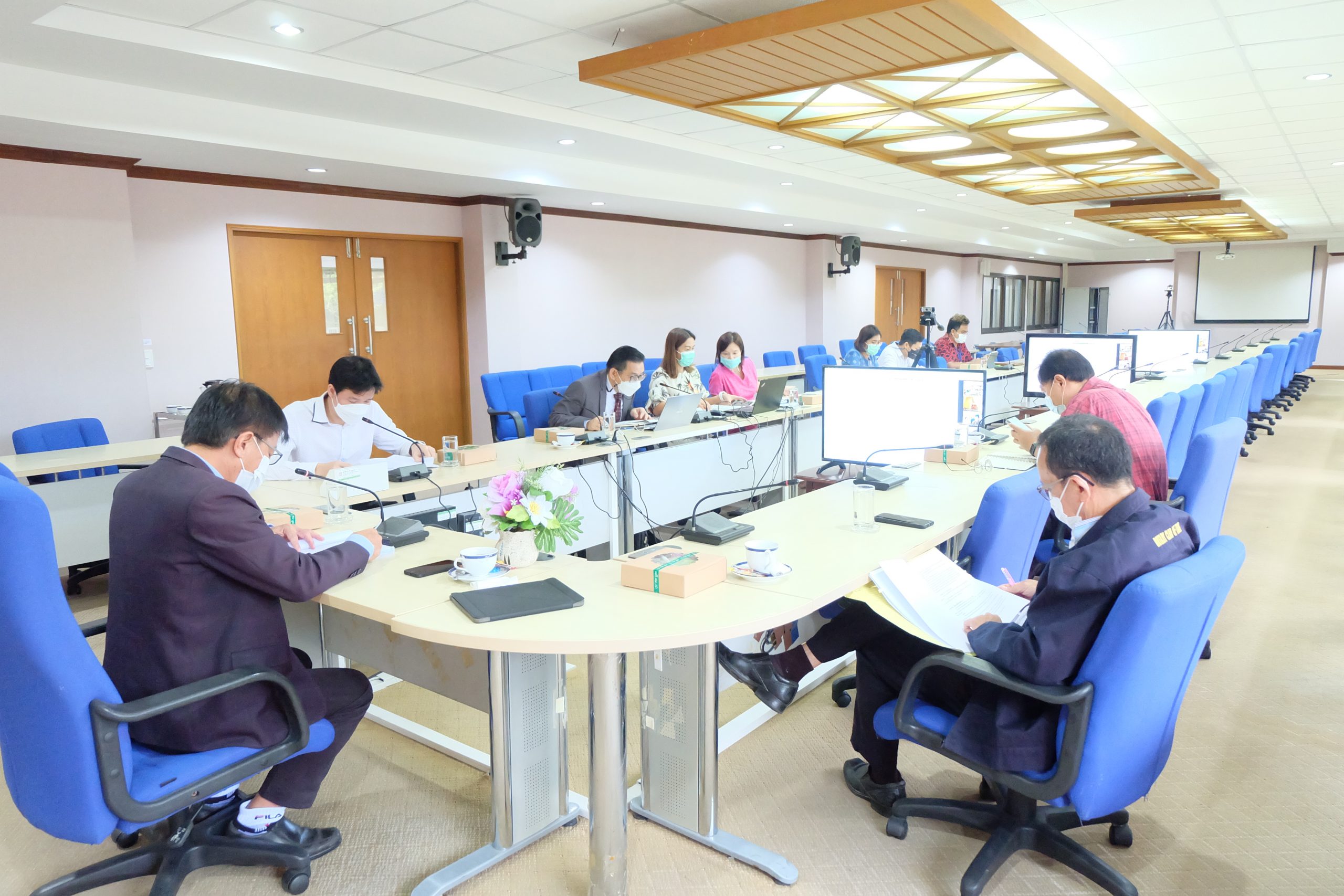Read more about the article คณะกรรมการประจำ วข.ตรัง ร่วมยินดีกับบุคลากรที่ได้รับการแต่งตั้งให้ดำรงตำแหน่งที่สูงขึ้น ในระดับชำนาญการและชำนาญการพิเศษ