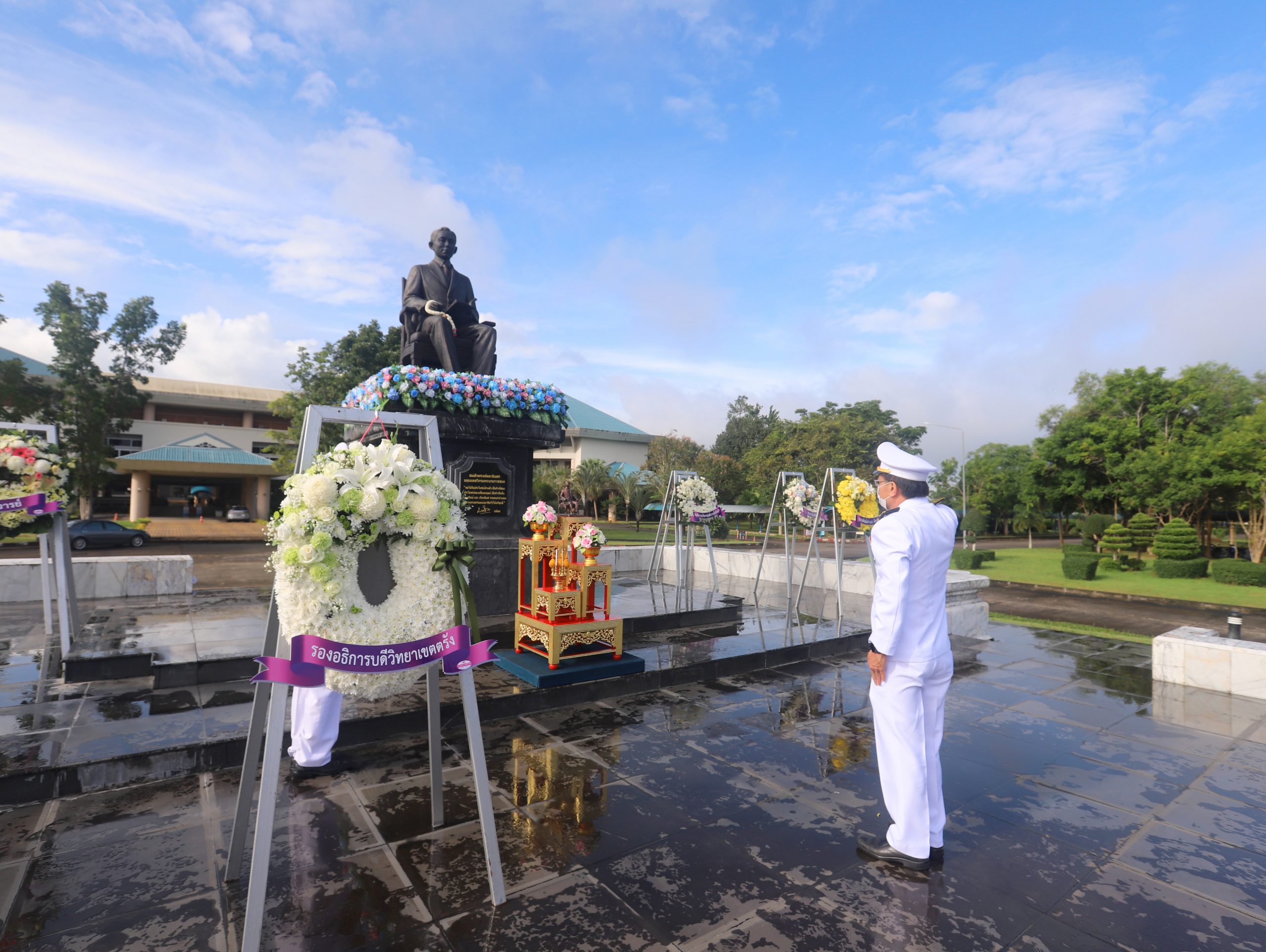 Read more about the article ม.อ.ตรัง จัดพิธีถวายตัวเป็นลูกพระราชบิดาและพิธีวางพวงมาลา เนื่องใน “วันมหิดล” ประจำปี 2565