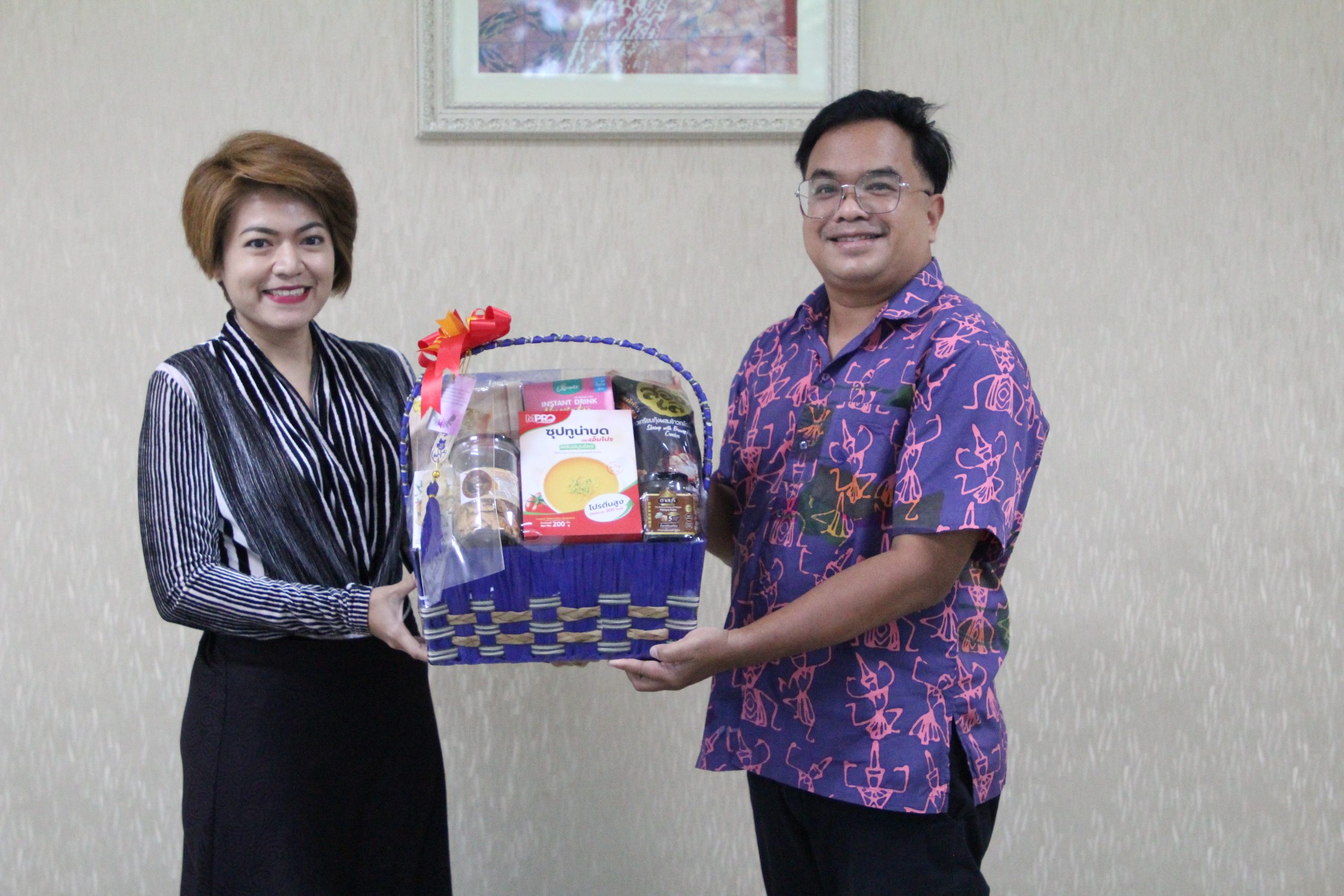 Read more about the article ที่ประชุม ก.บ.ม. ครั้งที่ 3/2566 แสดงความยินดี ผศ.ตรีชาติ เลาแก้วหนู รับประกาศเกียรติคุณอาจารย์ต้นแบบด้านการสอน