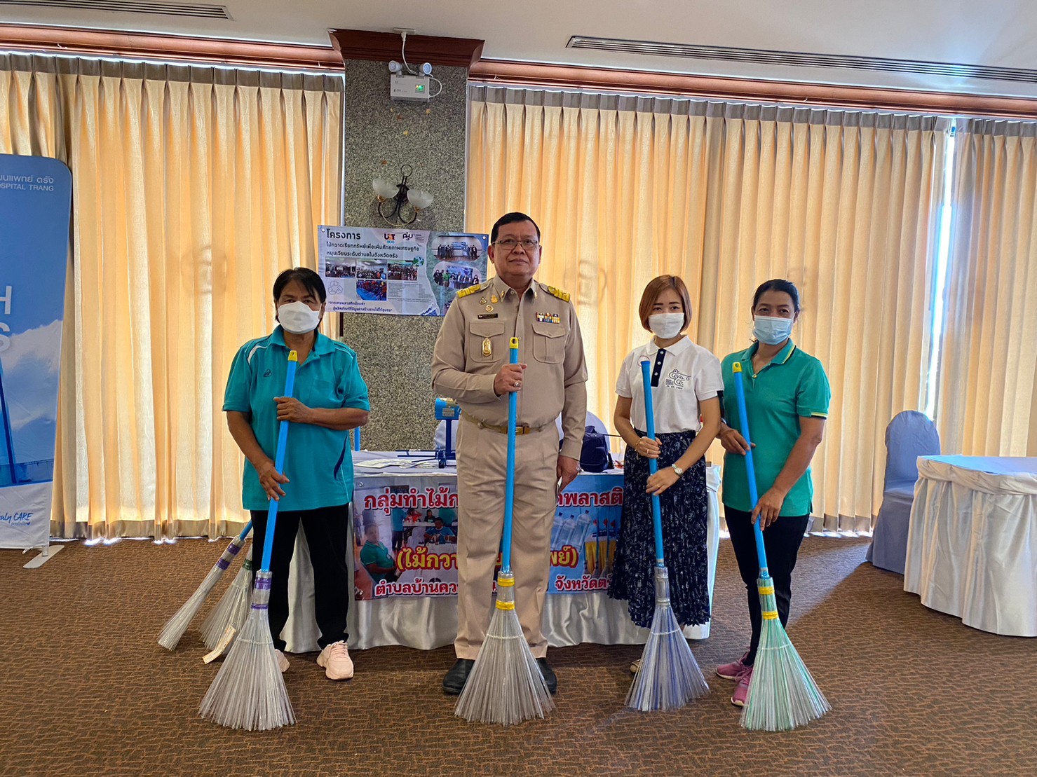 Read more about the article ม.อ.ตรัง ร่วมออกบูธ “ไม้กวาดเรียกทรัพย์” ใน “โครงการสุขภาพดี วิถีไทย สูงวัยนครตรัง” ณ โรงแรมธรรมรินทร์ ธนา อำเภอเมือง จังหวัดตรัง